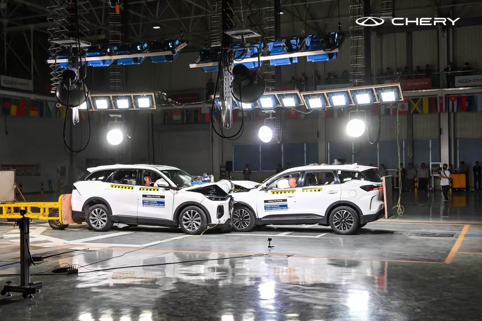 Chery Tiggo 9: испытание на прочность в двойном ударе